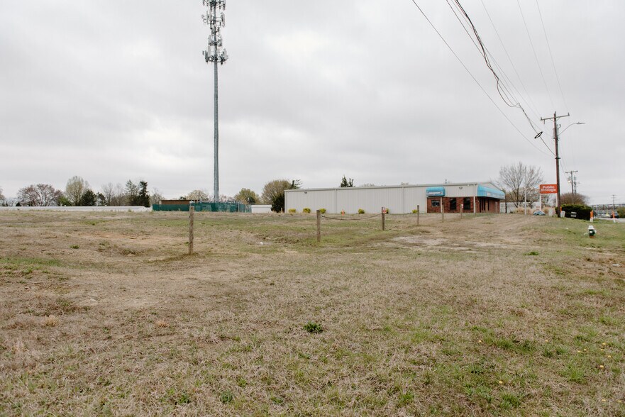 More Photos Of 3208 N Ohenry Blvd, Greensboro Health Club For Sale