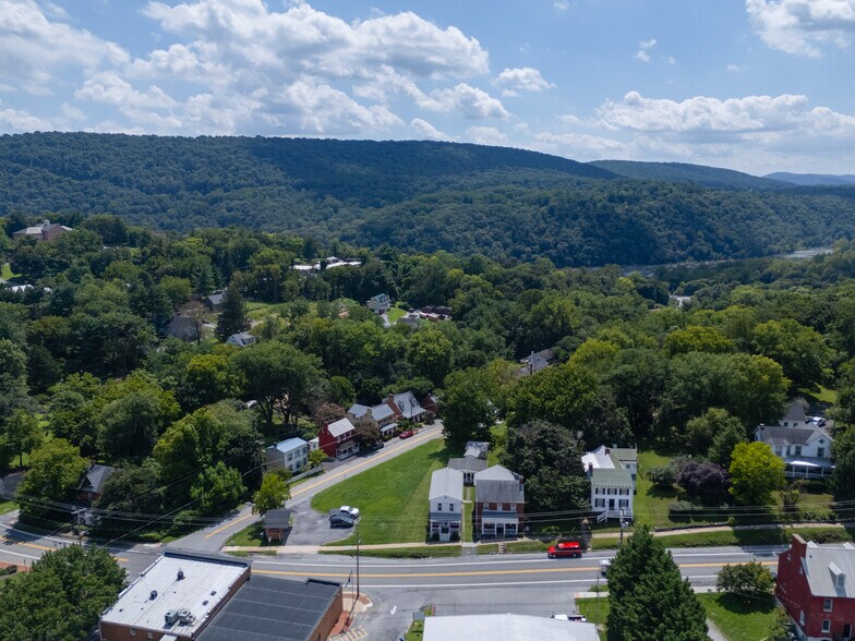 More Photos Of 1053 Washington St, Harpers Ferry Hospitality For Sale