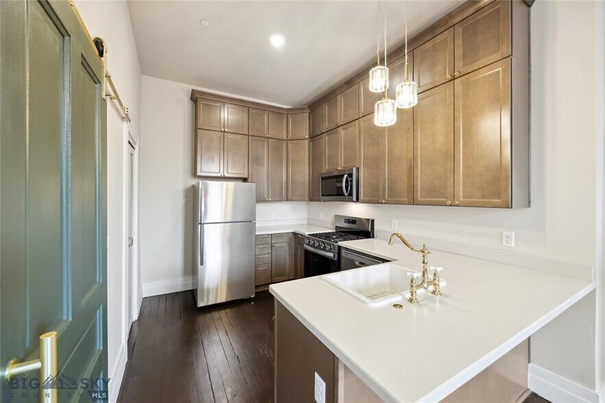 More Photos Of 140 W Park St, Butte Apartments For Sale