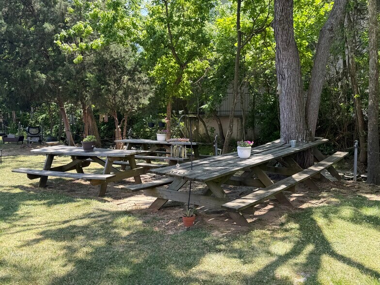 More Photos Of 2209 Abbott Martin Rd, Nashville Apartments For Lease