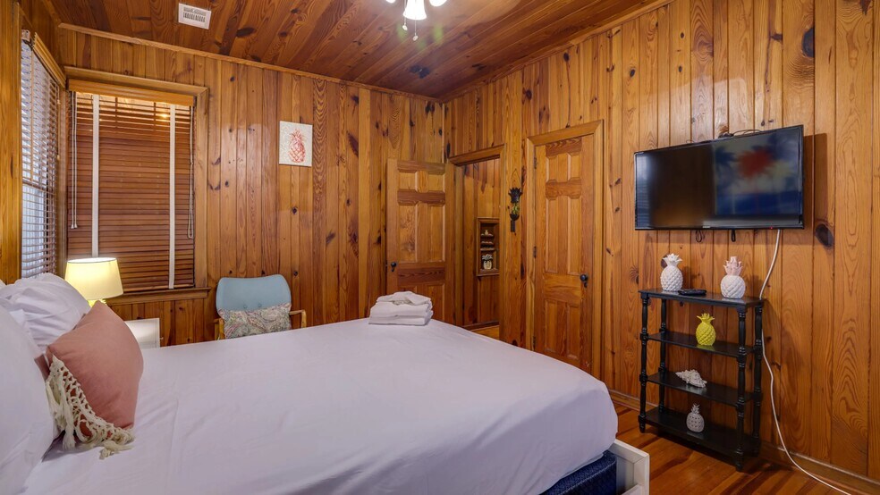 More Photos Of 15 15th St, Tybee Island Specialty For Sale