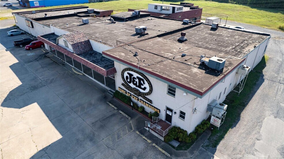 More Photos Of 1509 N Main St, Muskogee Freestanding For Sale