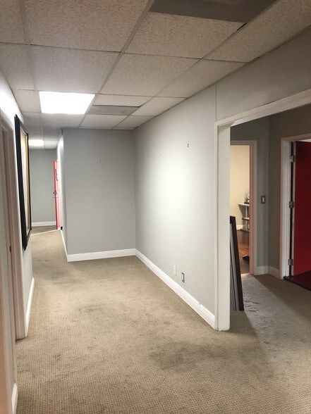 More Photos Of 1907 W Burbank Blvd, Burbank Office For Lease
