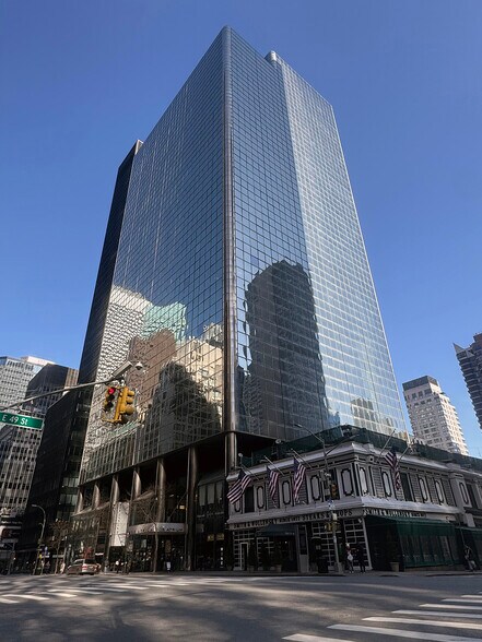More Photos Of 805 Third Ave, New York Office For Lease