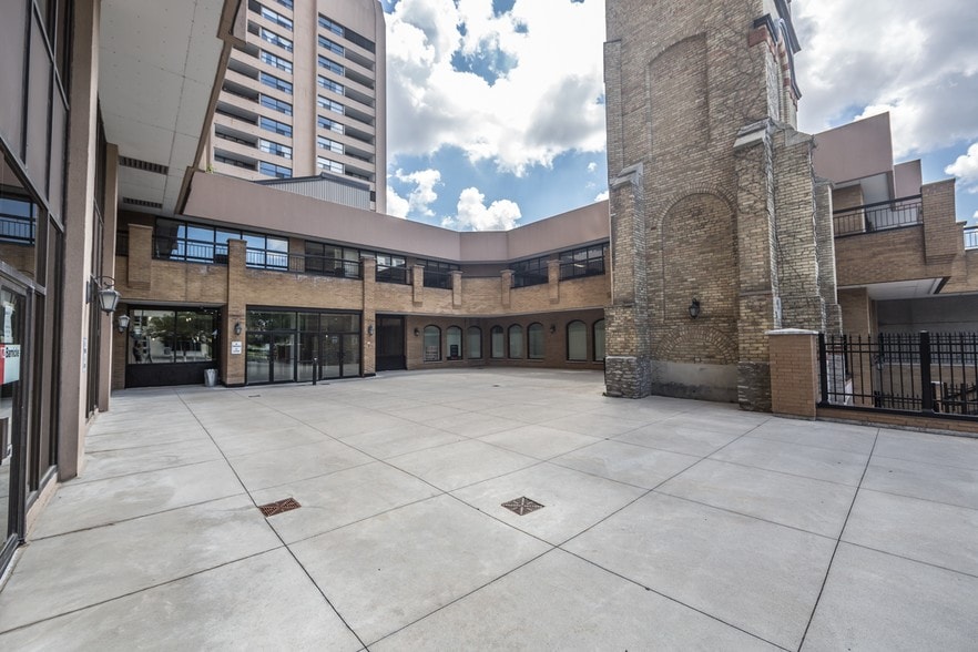 More Photos Of 379 Dundas St, London Office For Lease