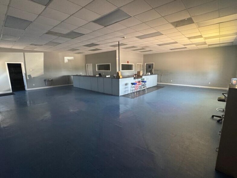 More Photos Of 1540 Parker Ln, Enterprise Warehouse For Sale