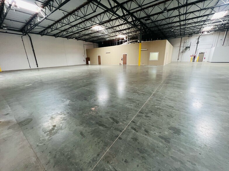 More Photos Of 390 N Ponderosa Ave, Ontario Warehouse For Sale