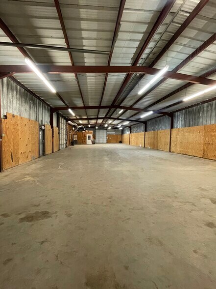 More Photos Of 406 Preston Ave, Pasadena Warehouse For Lease