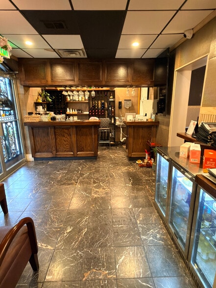 More Photos Of 1330 Peabody Ave, Memphis Office For Sale