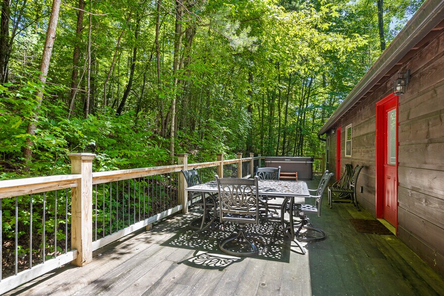 More Photos Of 340 Willow Creek Dr, Blue Ridge Hotel For Sale