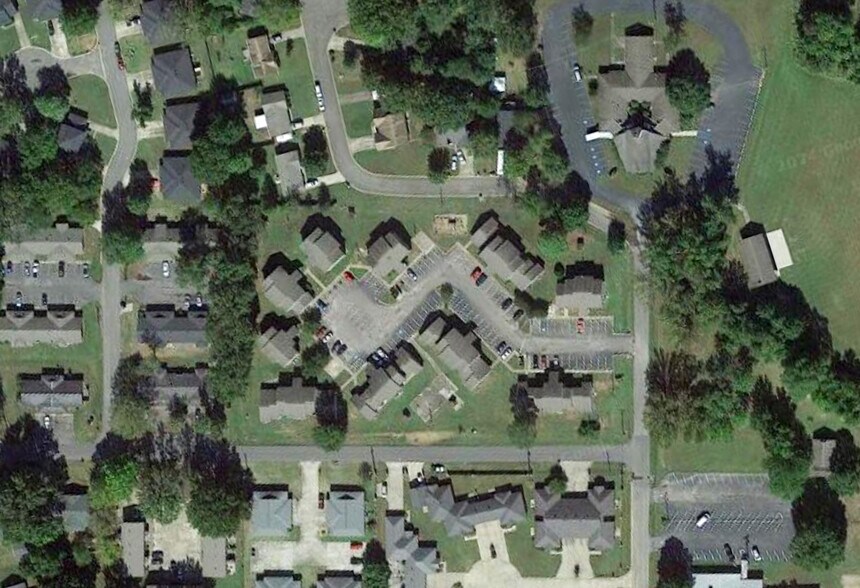 More Photos Of 401 N Cumberland Ave, Russellville Apartments For Sale