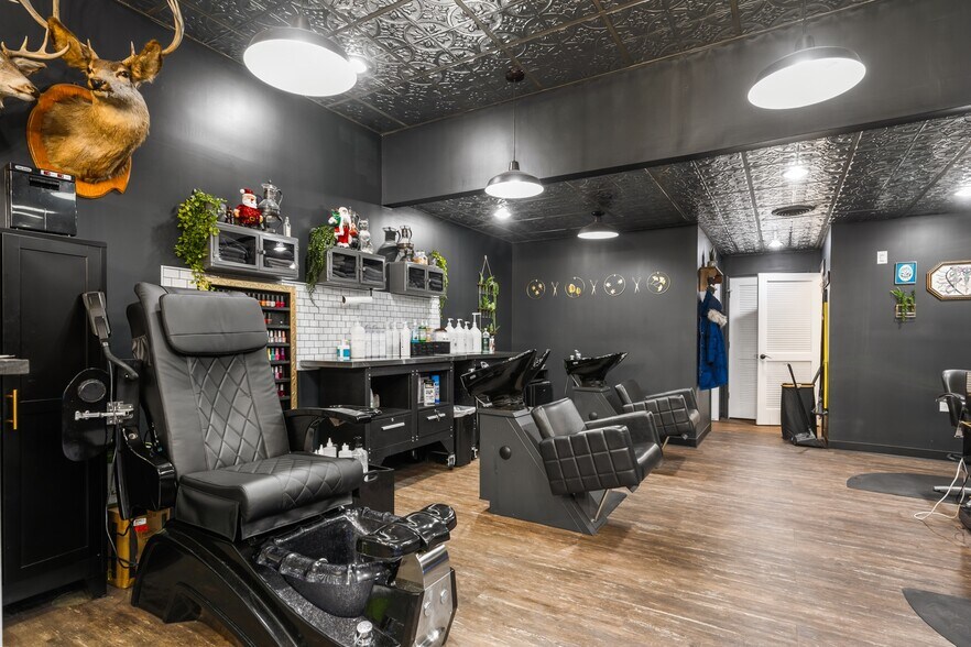 More Photos Of 874 E Aurora Rd, Macedonia Freestanding For Sale