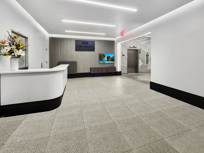 More Photos Of 1 Bridge Plz N, Fort Lee Office For Lease