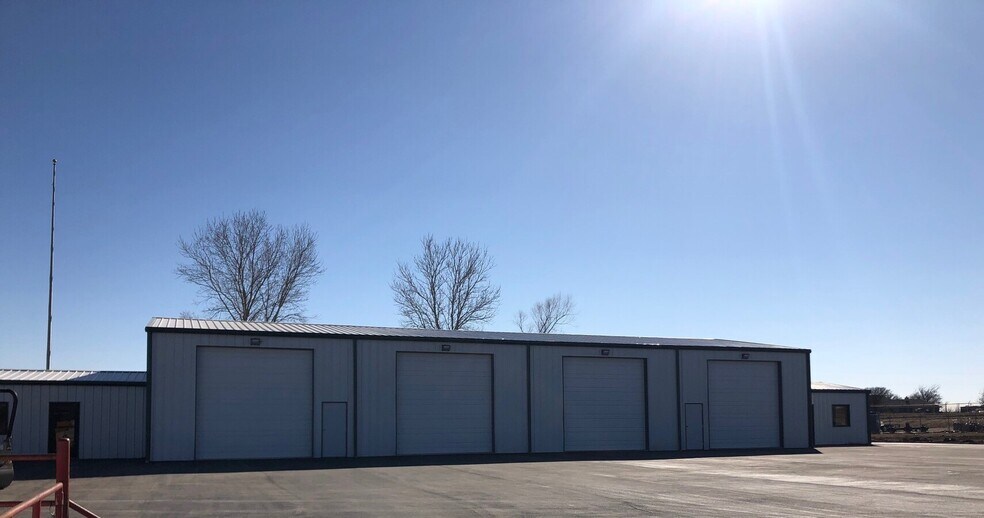 Primary Photo Of 4017 Windmill Rd, Cleburne Warehouse For Lease
