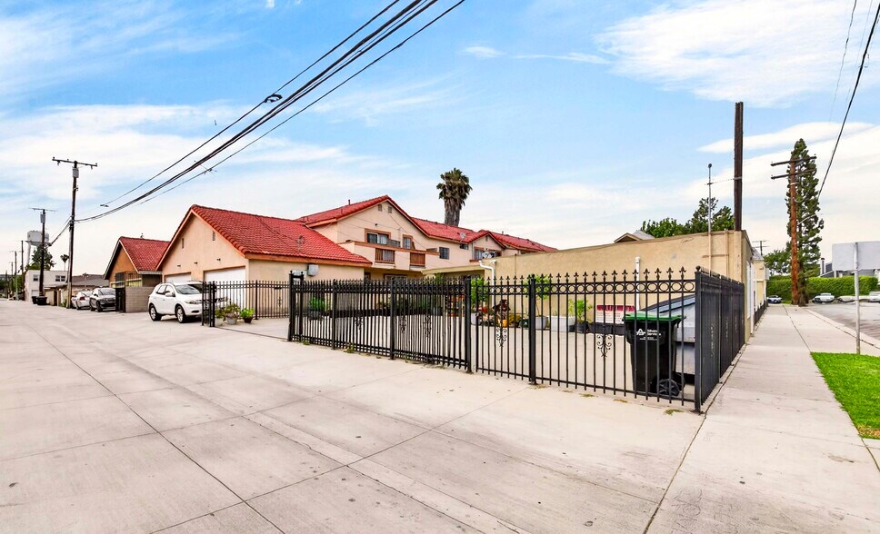 More Photos Of 13809 Funston Ave, Norwalk Flex For Sale