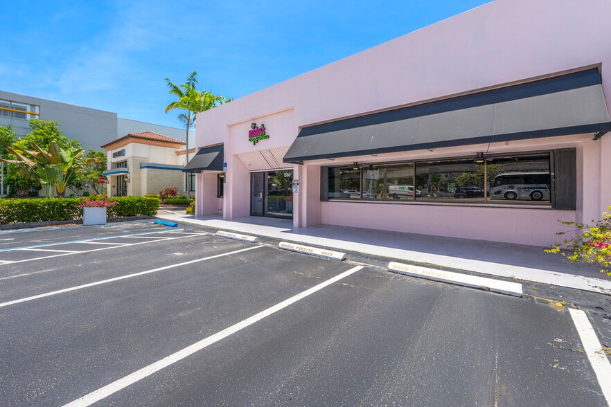 More Photos Of 1586 S Dixie Hwy, Coral Gables Restaurant For Lease