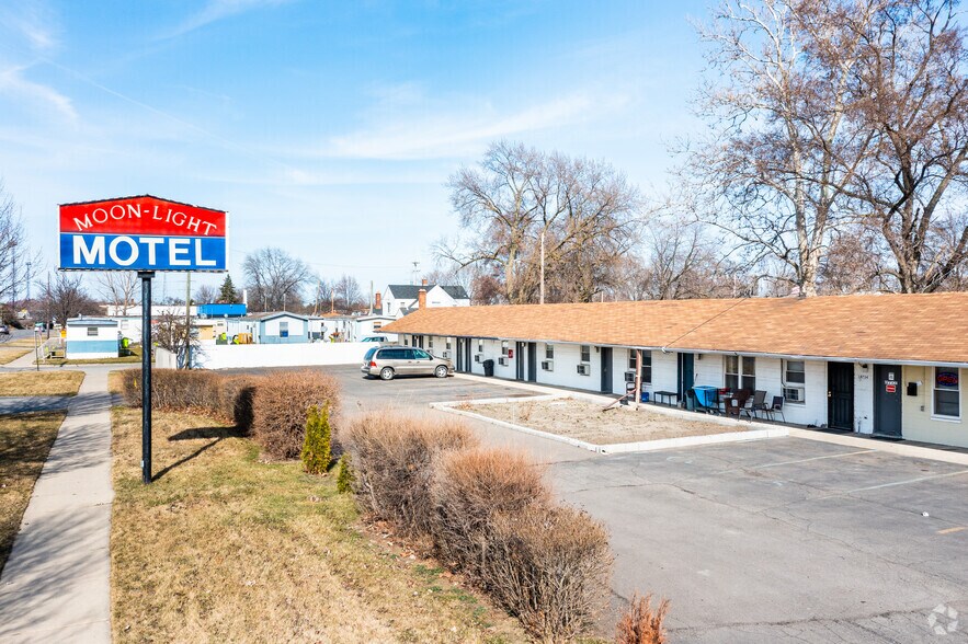 More Photos Of 18734 Dix Rd, Melvindale Hotel For Sale