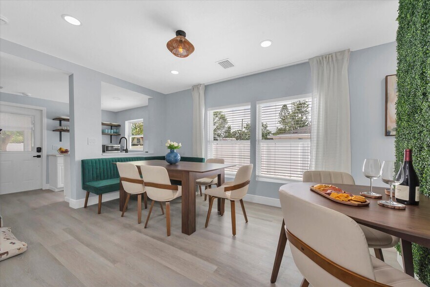 More Photos Of 4000 46th St N, Saint Petersburg Hospitality For Sale