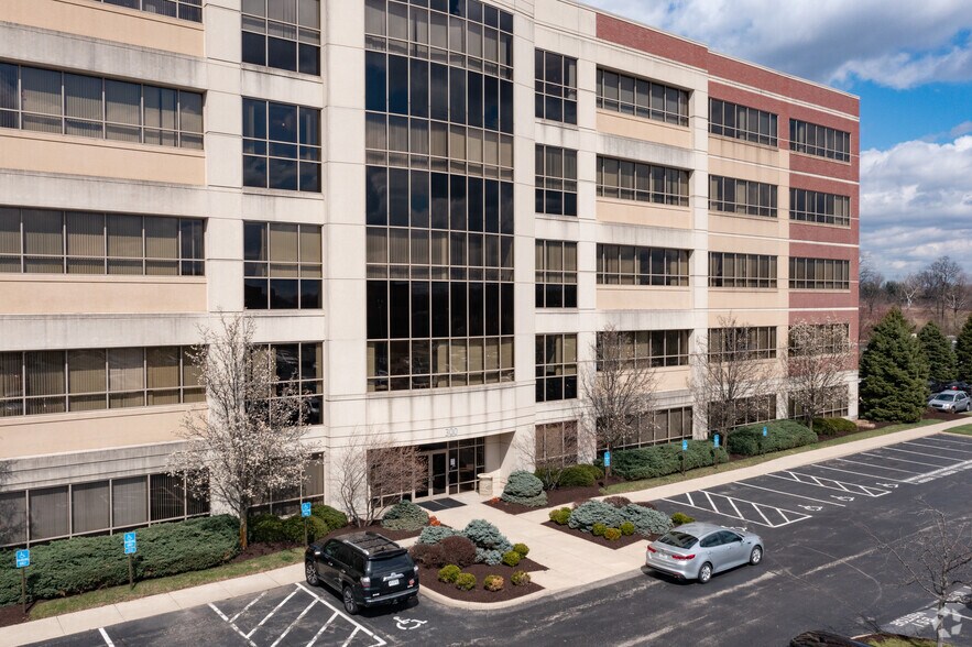 More Photos Of 100 E Business Way, Sharonville Unknown For Lease