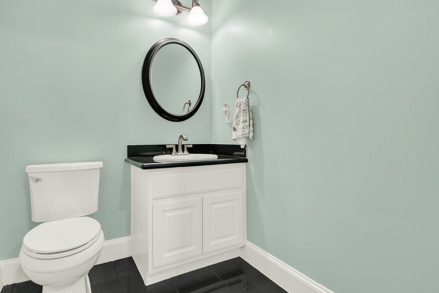 More Photos Of 12818 Willow Centre, Houston Office Residential For Sale