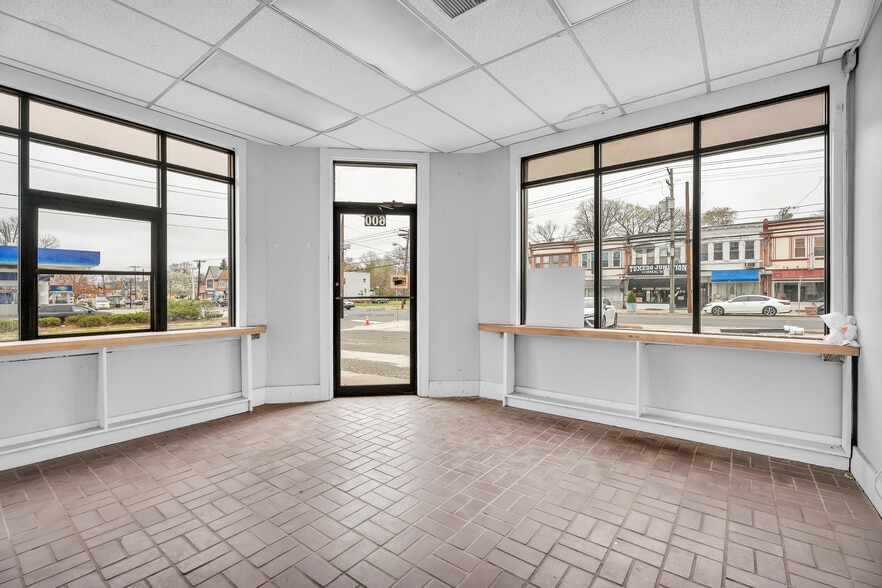 More Photos Of 600 White Horse Pike, Oaklyn Auto Repair For Sale