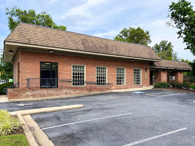 More Photos Of 3740 University Blvd, Kensington General Retail For Sale