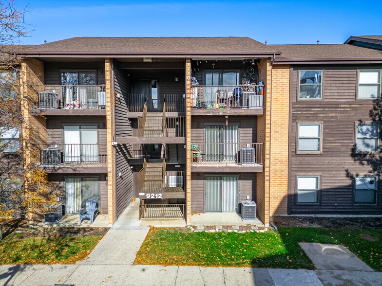 More Photos Of 9200-9330 Hunter Dr, Orland Hills Apartments For Sale