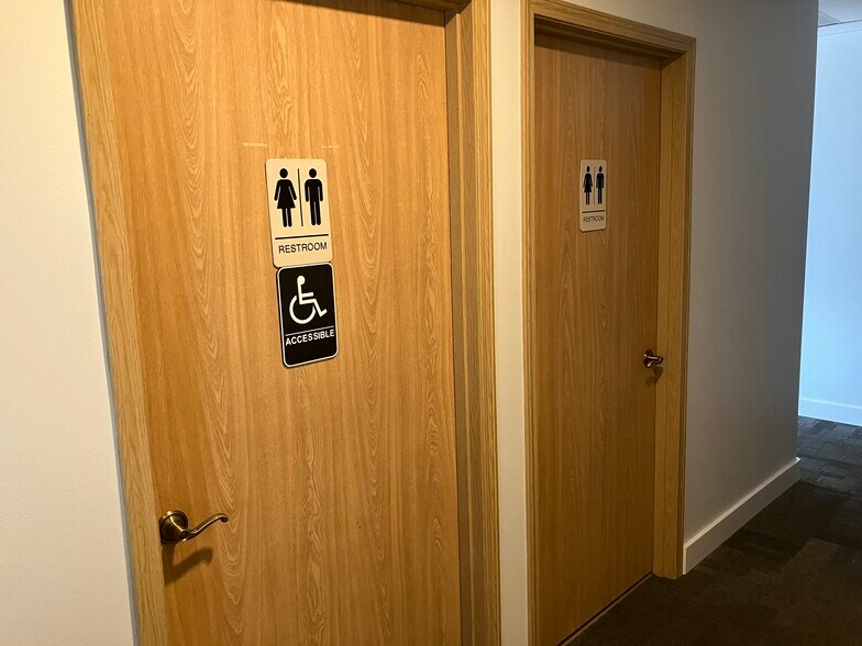 More Photos Of 6716 Eastside Dr NE, Tacoma Medical For Lease