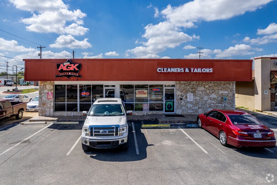 More Photos Of 609 Pat Booker Rd, Universal City Storefront Retail Office For Sale