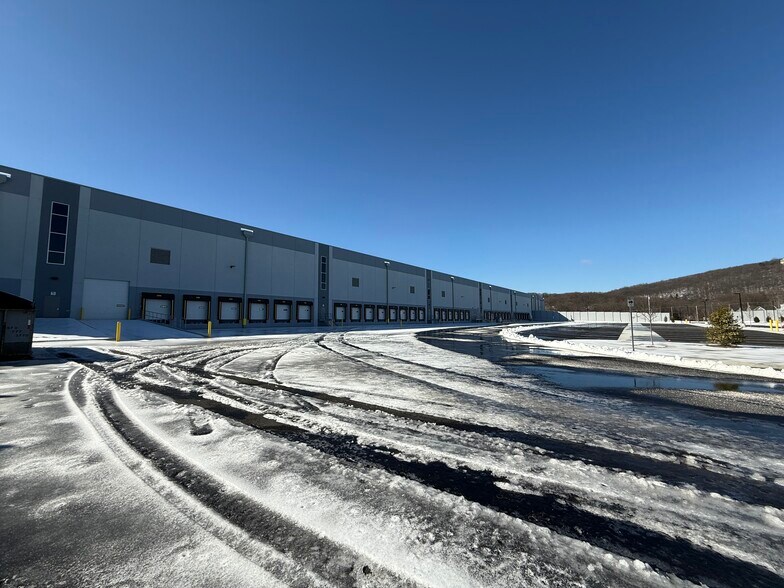 More Photos Of 201 Tabor Rd, Morris Plains Unknown For Lease