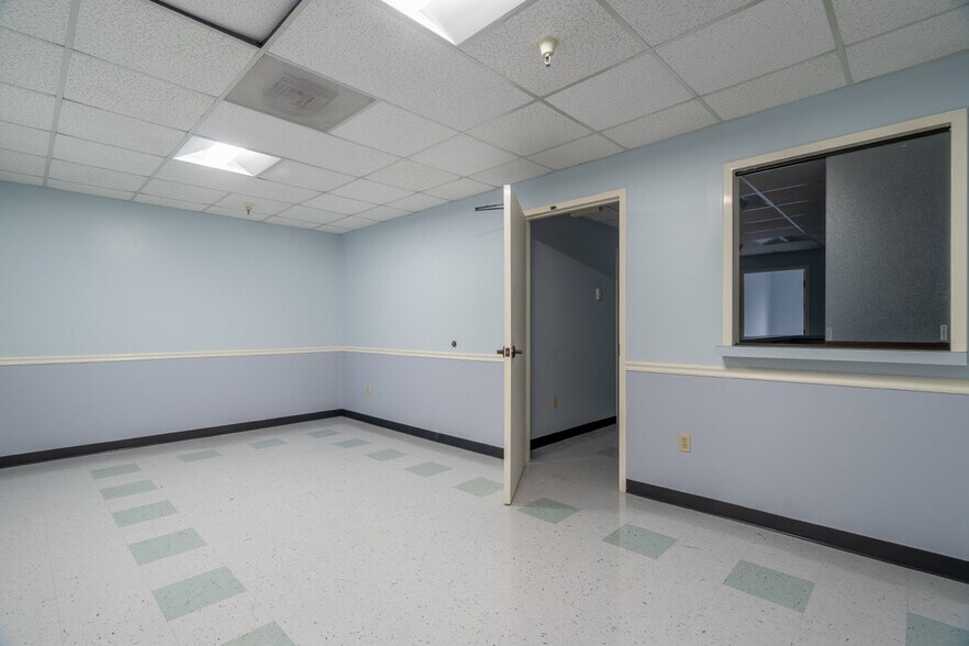 More Photos Of 908 E Southmore Blvd, Pasadena Medical For Lease