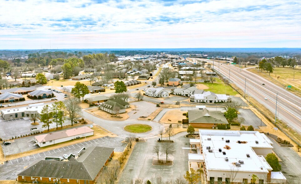 More Photos Of 37 Sandstone Cir, Jackson Office For Sale