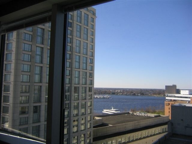 More Photos Of 300 E Main St, Norfolk Office For Lease