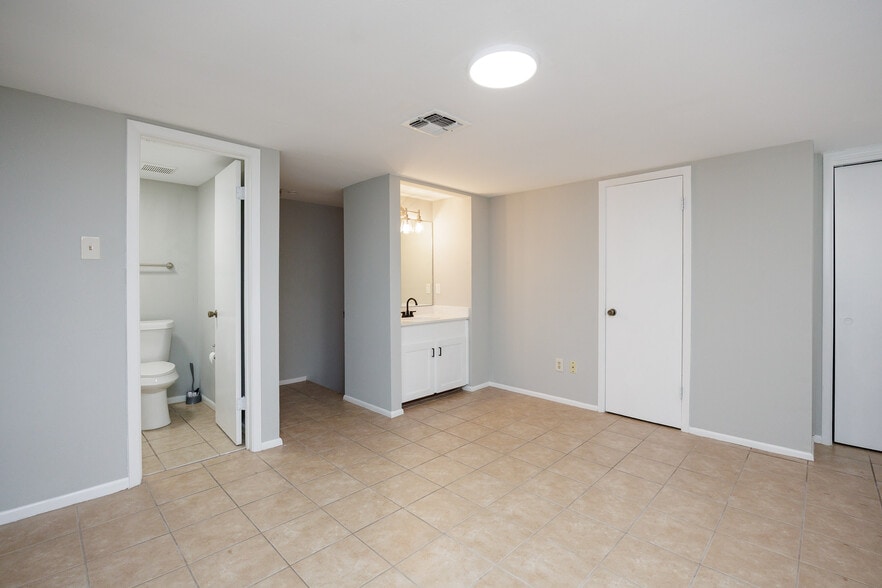 More Photos Of 801 S Carancahua St, Corpus Christi Apartments For Sale