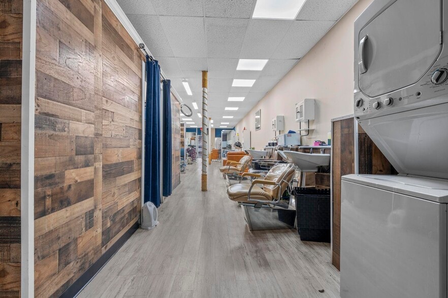 More Photos Of 841-869 Jones Hill Rd, West Haven Storefront For Lease