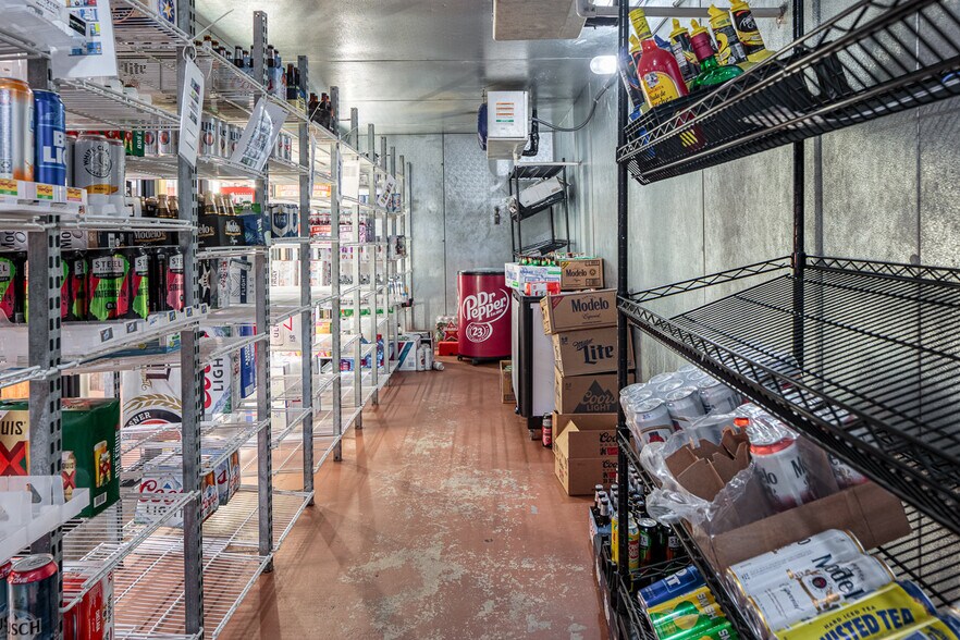 More Photos Of 607 W Gibbs St, Del Rio Storefront Retail Office For Sale