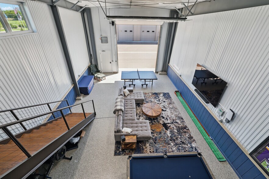 More Photos Of 663 Valerie Ave, Hudson Self Storage For Sale