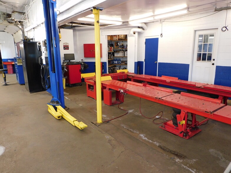 More Photos Of 40 Stone Rd, Greece Auto Repair For Sale