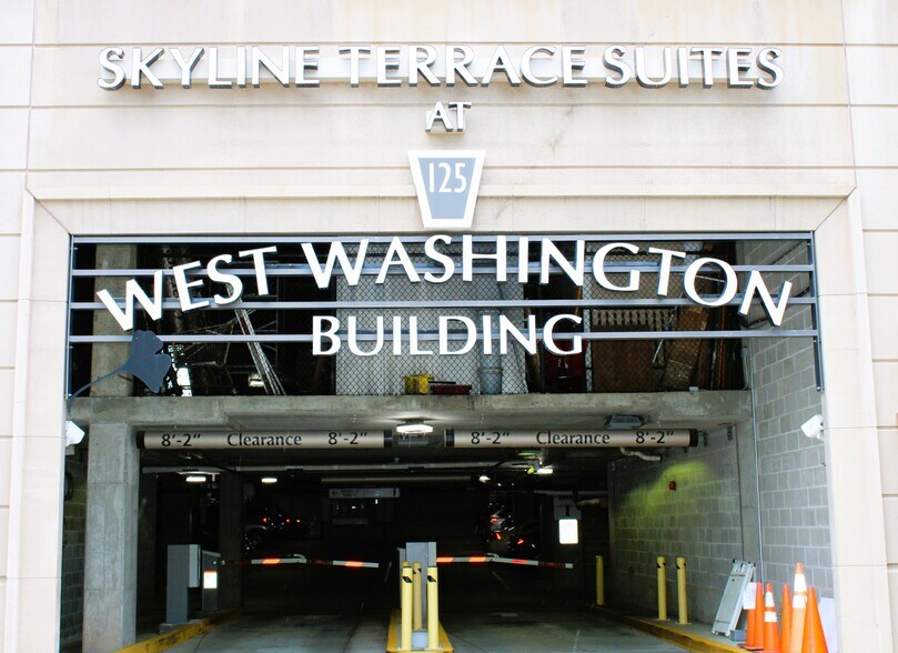 More Photos Of 125 W Washington St, Athens Office For Lease