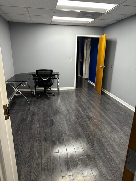 More Photos Of 5000 Transamerica Dr, Columbus Office For Lease