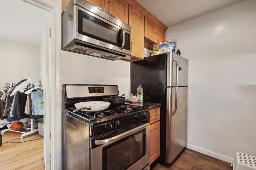 More Photos Of 1412-1416 9th St, Berkeley Apartments For Sale