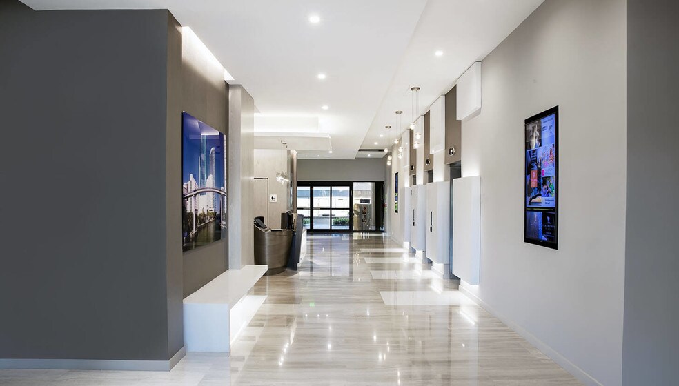 More Photos Of 2875 NE 191st St, Aventura Coworking Space