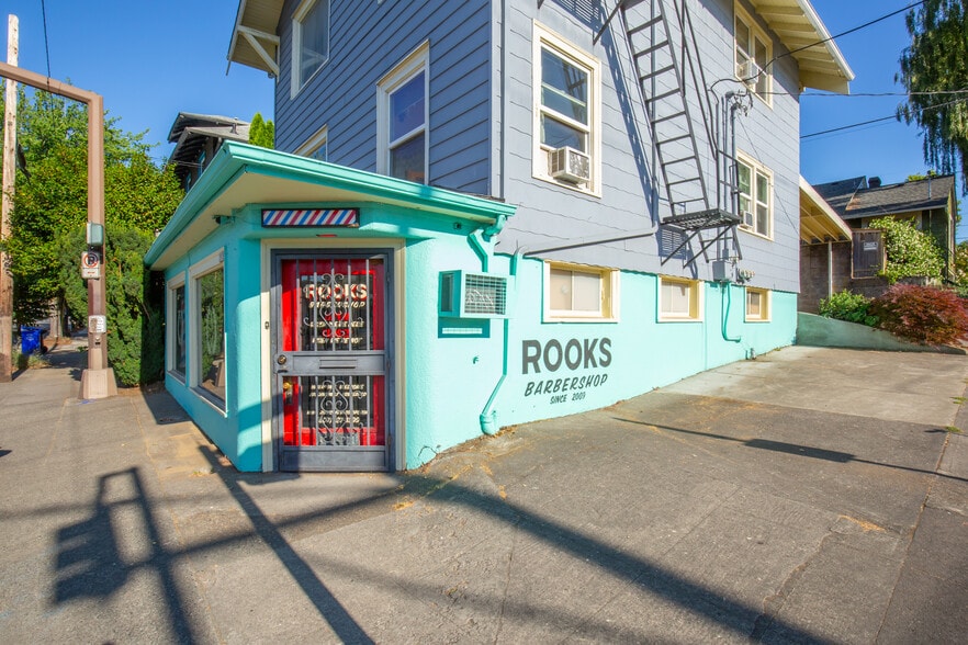 More Photos Of 2931-2935 NE Broadway St, Portland Storefront Retail Office For Lease
