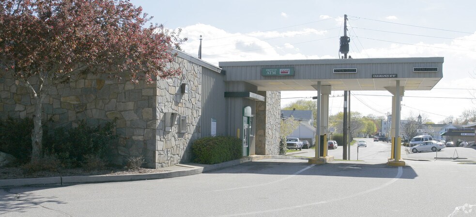 More Photos Of 43 Pennsylvania Ave, Niantic Bank For Lease