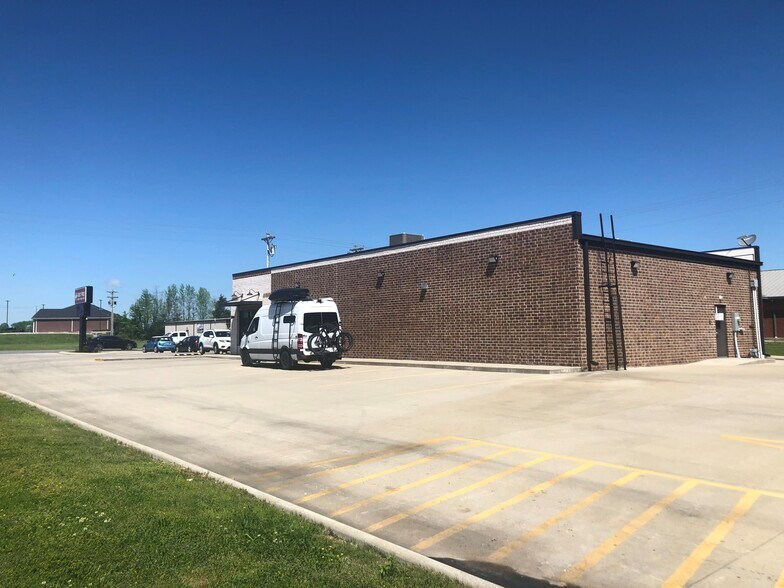 More Photos Of 502 Ellington Dr, Lafayette Medical For Sale