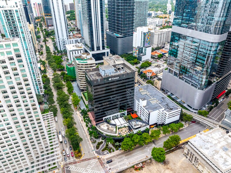 More Photos Of 800 Brickell Ave, Miami Office Residential For Lease