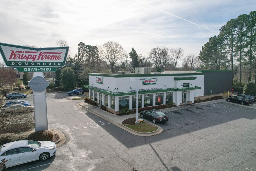 More Photos Of 2401-3 Battleground Ave, Greensboro Unknown For Lease