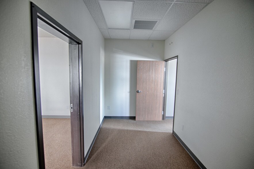 More Photos Of 1321 E Lumbermans Loop, Show Low Warehouse For Lease