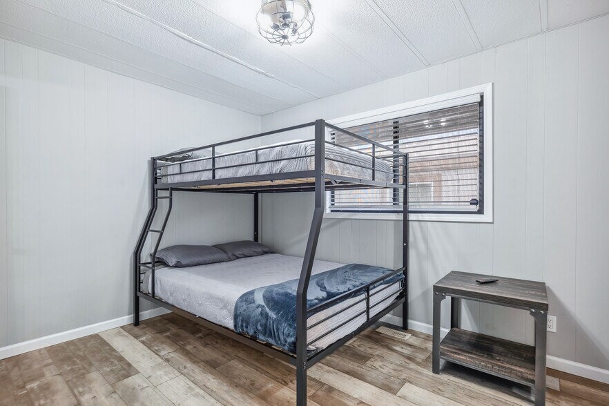 More Photos Of 1837 Riverside Dr, Bullhead City Specialty For Sale