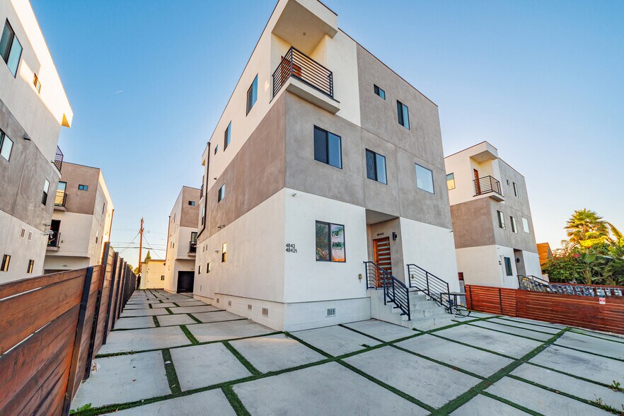 More Photos Of 4842 W 17th St, Los Angeles Apartments For Sale